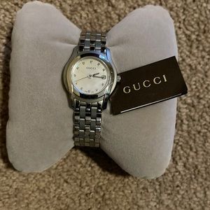Authentic Gucci Women's Watch 27MM 5505 Mother of Pearl Dial steel